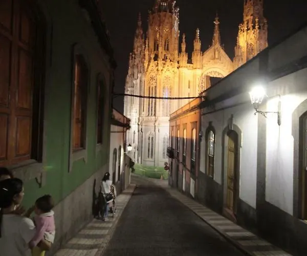 Casa Mama Fela * Arucas